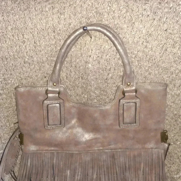 ALDO-Vegan Metallic Taupe Leather-Fringe-BOHO-Foldover Xbody/Handbag-Bag Charms - Picture 4 of 7